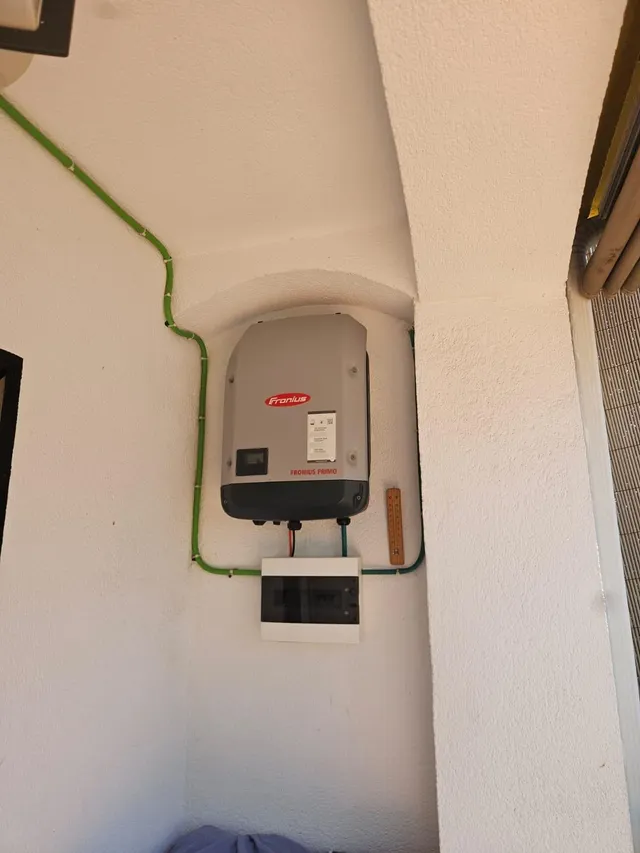 229 m2, 3 plantas y 8 placas solares para vivir sin mirar el recibo a fin de mes — 34