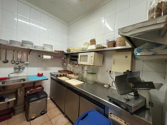 FANTASTICO LOCAL COMERCIAL EN VICENTE BLASCO IBAÑEZ — 11