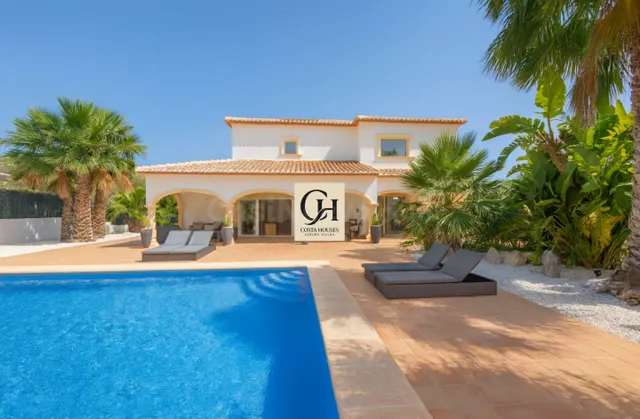VILLA KASI · RESIDENCIA MEDITERRANEA EN VENTA ENTRE EL GOLF 