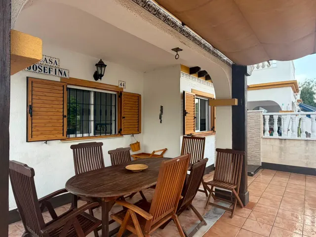 Elegante Dúplex Vacacional con Piscina y Terraza — 6