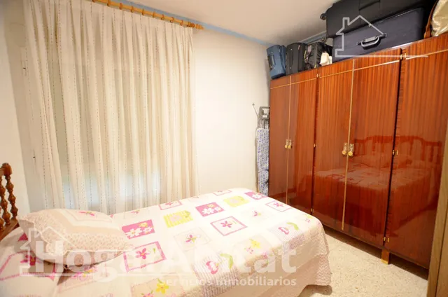 AMPLIO Y LUMINOSO CON TERRAZA — 20