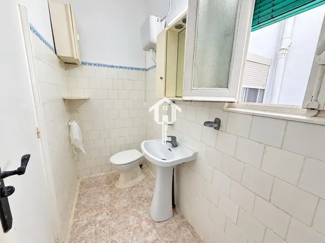 Piso en venta en Alicante, zona de la florida. 77m2, 3 habitaciones, 1 baño, balcón, galería. 2da planta con ascensor. — 17