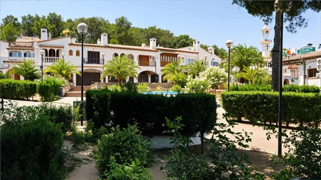 LOCAL COMERCIAL EN COSTA DE LA CALMA — 13