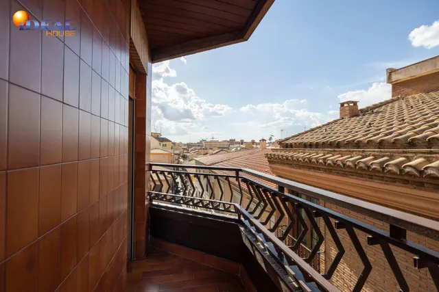 Piso y cochera en venta junto Acera de Darro. — 25