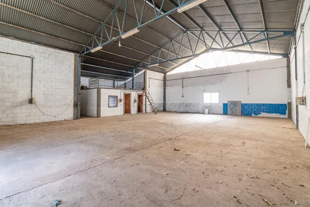 NAVE INDUSTRIAL DE 240M2 EN JUN-GRANADA — 4