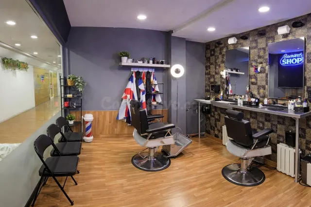 SE VENDE local comercial Barbería / peluquería en venta con 
