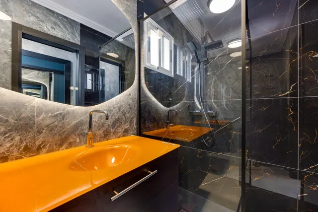 ☀️ ¡Tu nuevo hogar te espera! Piso reformado y luminoso con piscina comunitaria en una ubicación céntrica — 13