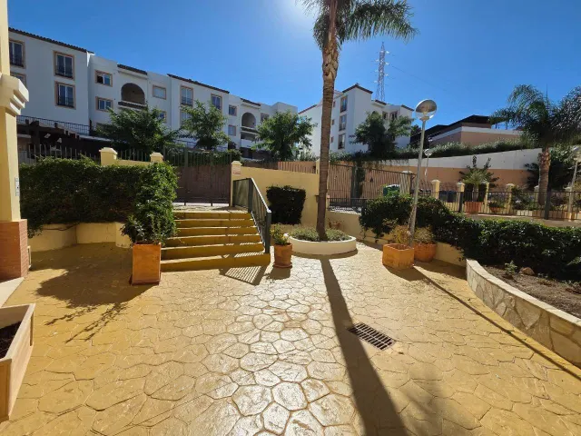 Bajo con terraza de 24 m2 y vistas al golf en Royal Golf Riviera, Riviera del Sol — 27