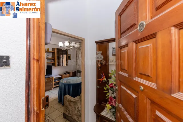 Piso para reformar junto a Plaza Einstein – 3 dormitorios y vistas despejadas — 3