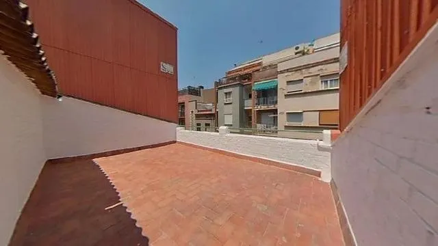 CASA EN VENTA OKUPADA EN C/ JOTA — 3