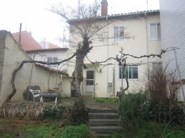 SE VENDE CASA EN EL CENTRO DE VALENCIA DE DON JUAN - foto 2