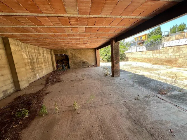 Terreno urbano en Torrent con edificación y frontenis. — 14