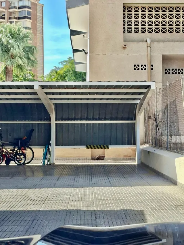 Apartamento reformado con vistas al mar, terraza y parking incluido en poniente, Benidorm — 31