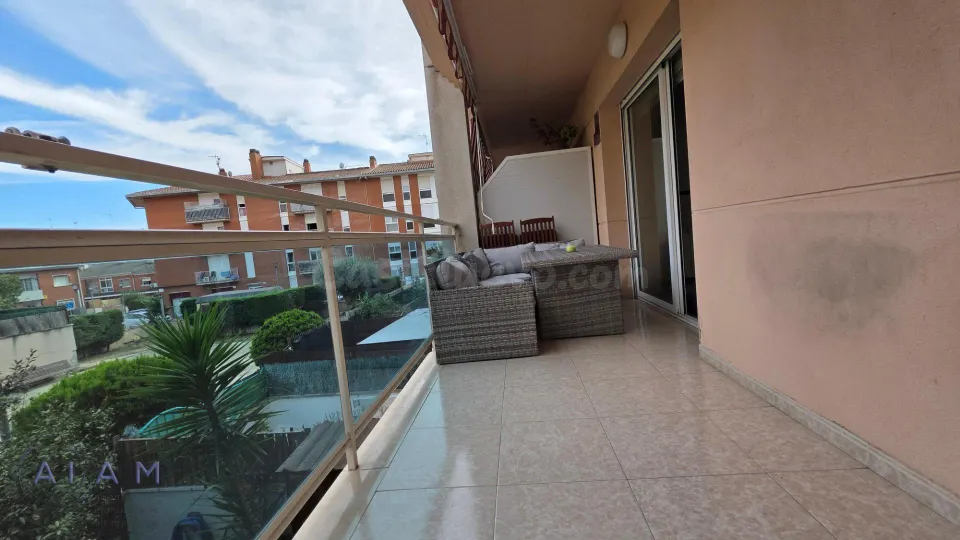 PISO DE 3 habitaciones CON TERRAZA EN SANT PERE - TORDERA