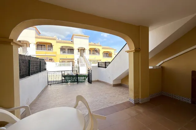 Magnifico bungalow de planta baja con piscina comunitaria y zonas verdes — 2