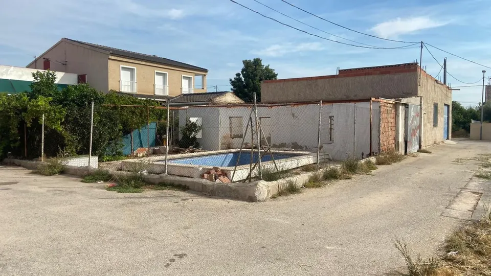 SE VENDE TERRENO EN ZARANDONA