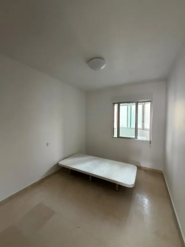 ALQUILER DE EXCELENTE Y AMPLIA VIVIENDA QUE HACE ESQUINA EN ZONA CENTRO DE ALICANTE — 18