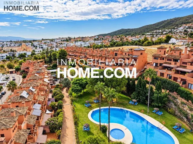 Espectacular adosado de 332 m2 con 5 dormitorios y gran Apar - foto 5