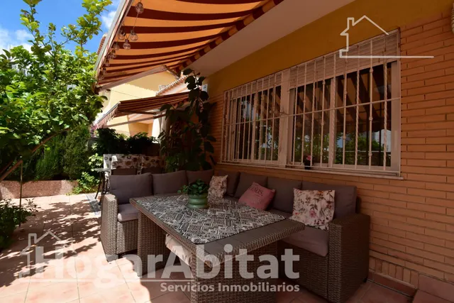 SEMINUEVO, AMPLIO Y LUMINOSO CON TERRAZA Y JACUZZI — 31