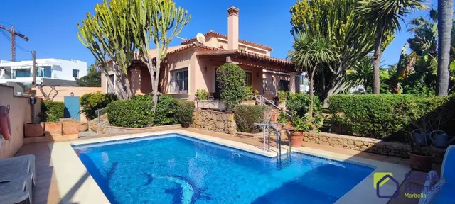 Chalet 6 habitaciones 353m² en venta - Artola Alta