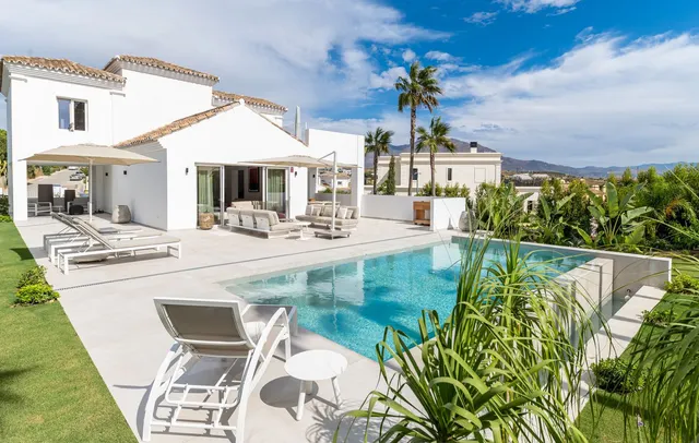 Chalet 4 habitaciones 350m² en venta - Costa Del Sol — 3
