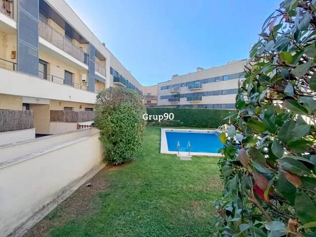 APARTAMENTO EN VENTA EN ALCOLETGE · PISCINA COMUNITARIA Y PARKING ✨ COMODIDAD, LUZ Y ESPACIOS PARA DISFRUTAR — 8