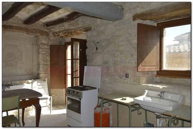 CASA DE PIEDRA ESQUINERA DE 257 M2 PRCTICAMNTE REFORMADA DE PIEDRA, 3 DORMITORIOS SUITES. — 21