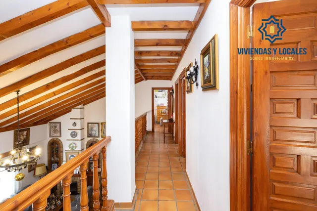 Amplio chalet independiente de 5 dormitorios en la entrada de Ogíjares — 19