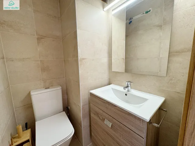 Apartamento 3 habitaciones 92m² en alquiler - 1a linea — 42