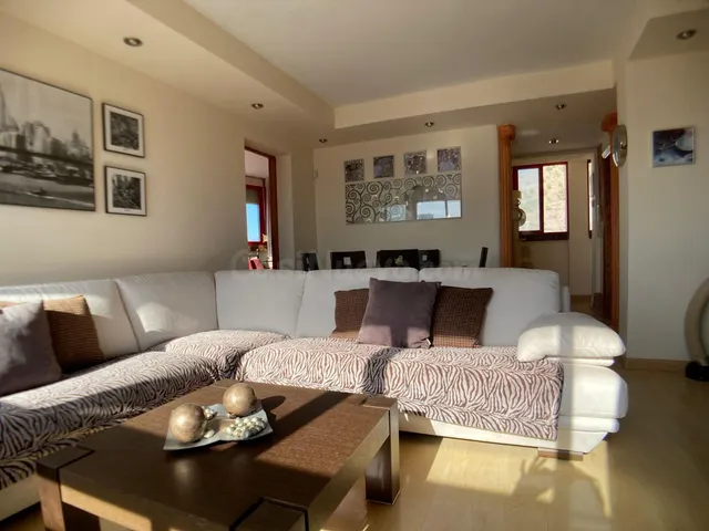RINCON ALTO CON MUEBLES A MEDIDA Y DISEÑO — 2