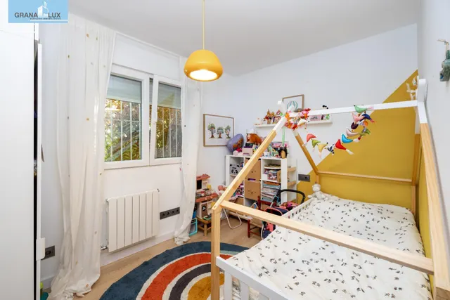 Exclusivo piso con terraza y vistas despejadas en El Serrallo. — 28