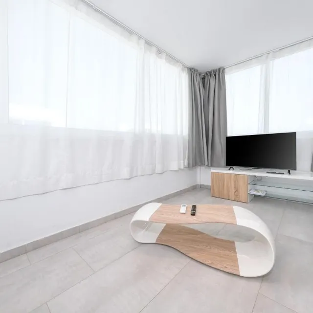 Villa con piscina privada y gran potencial en Playa Blanca — 15