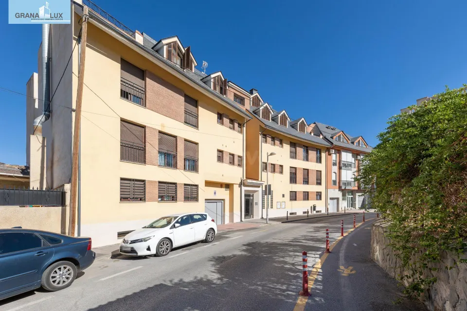 ÁTICO DÚPLEX EN EL BARRIO DE MONACHIL.