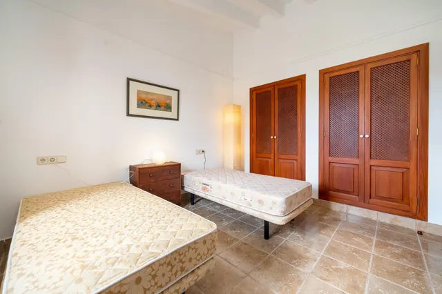 Finca mallorquina con carácter, jardín mediterráneo y vistas a la Serra de Tramuntana · Biniali — 34