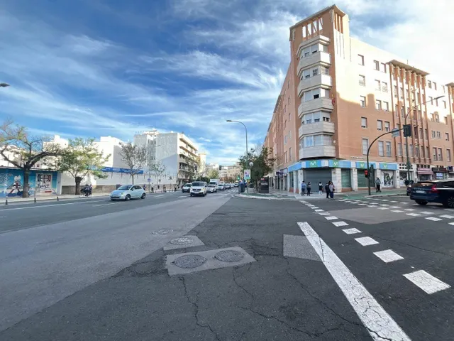 EXCELENTE PISO DE GRANDES DIMENSIONES CON GARAJE Y ASCENSOR 