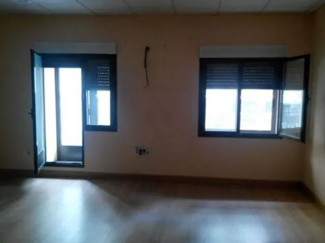 OFICINAS ACONDICIONADAS EN VENTA, ACTUALMENTE CON INQUILINO. — 3