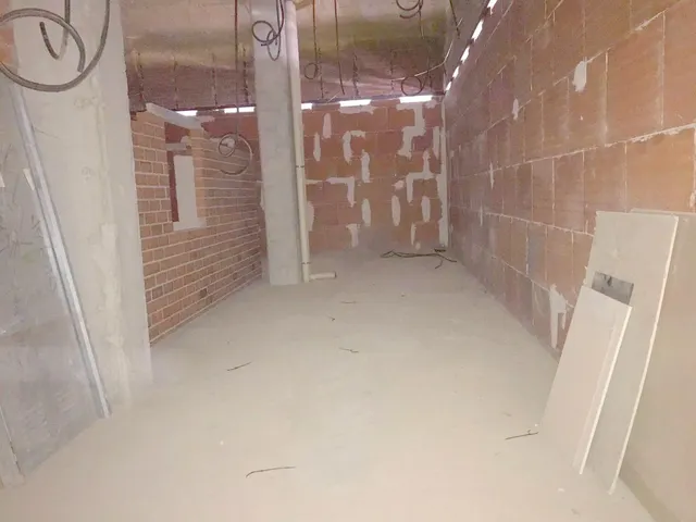 AMPLIO LOCAL PARA CUALQUIER ACTIVIDAD AL LADO DEL METRO DE ARGANDA — 9