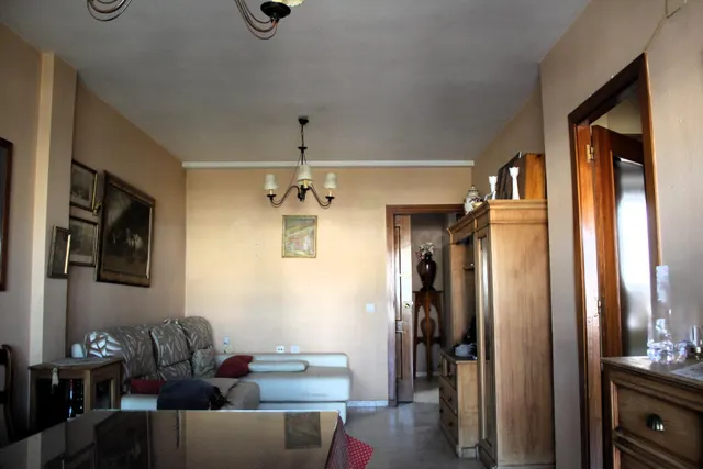 Amplio piso exterior de 100 m2 con terraza y 2 dormitorios en Villarrubia – ¡Ideal para personalizar! — 2