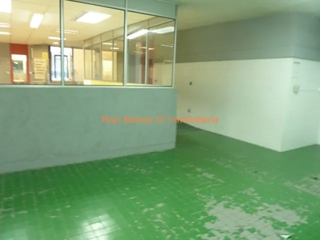 REF 4258 LOCAL 950m2 ESQUINA DOS CALLES CON PARKING 9 VEHICULOS ,OFICINAS,BAÑOS Y VESTUARIOS VIGO — 13