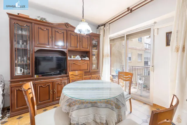 Piso amplio de tres dormitorios en ribera del genil-camino de ronda — 7