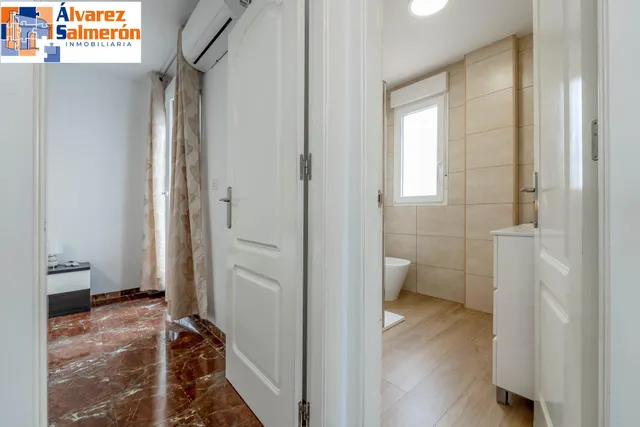 Encantadora Casa Reformada en Ogijares con Vistas y Espacios para Disfrutar — 28