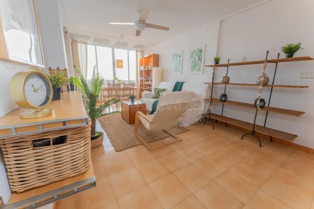 Exclusiva vivienda con terraza y vistas al mar - foto 4