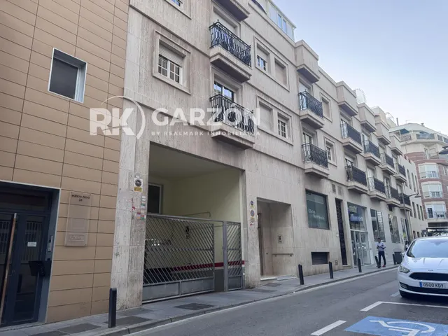 Garaje DOBLE en pleno centro de Almería, junto a La Rambla — 11