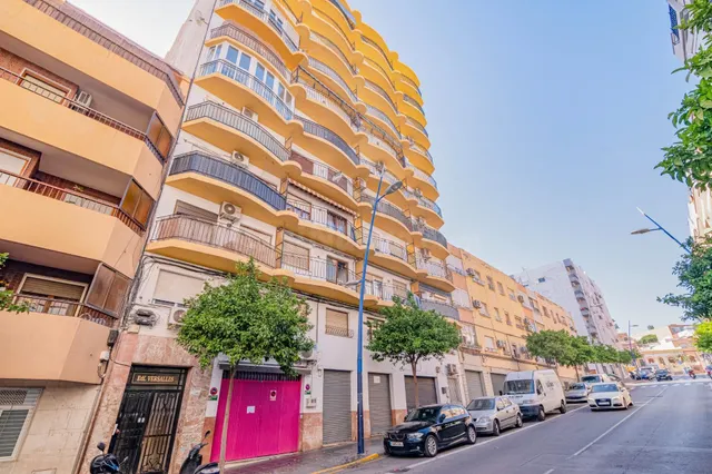 Piso en venta zona en la plaza de Toros, Almería - foto 2
