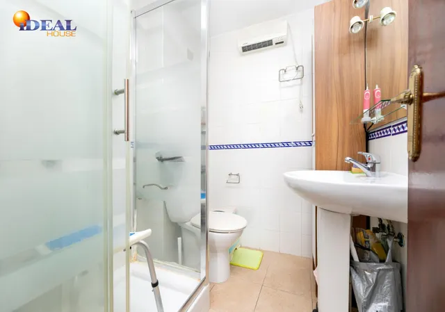 En Venta Piso de 4 dormitorios con ascensor, ideal para reformar a tu gusto. — 13