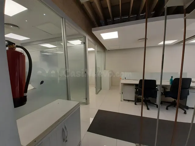 Amplio Local Comercial en el Centro de Sabadell - foto 3
