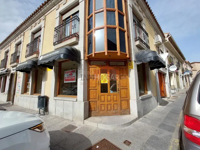 LOCAL COMERCIAL ACONDICIONADO EN EL CENTRO DE LA CIUDAD (ÁVI