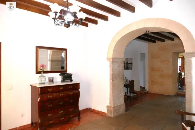AUTÉNTICA CASA MALLORQUINA REFORMADA CON JARDÍN DE 109 M2 Y  - foto 5