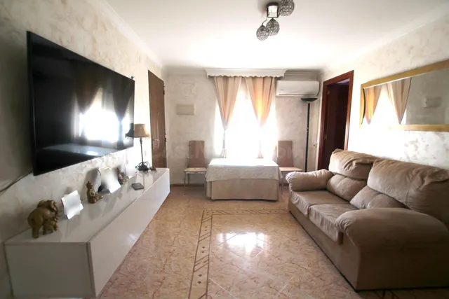 Piso con patio en zona la serrana — 2