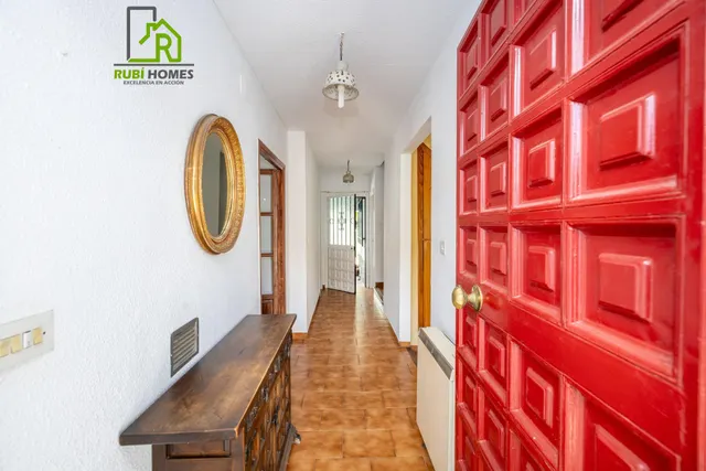 Preciosa casa en Ogíjares con piscina y jardín - foto 4